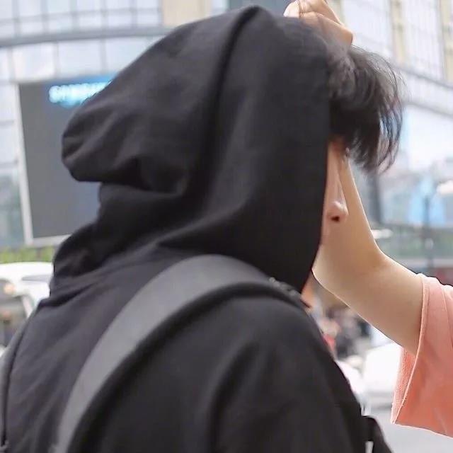 時(shí)代印記與自我表達(dá)，最新個(gè)性頭像的交融之選