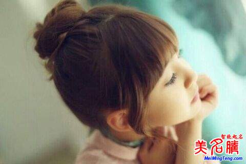 揭秘?zé)衢T女生網(wǎng)名背后的故事，變化、學(xué)習(xí)與自信的力量