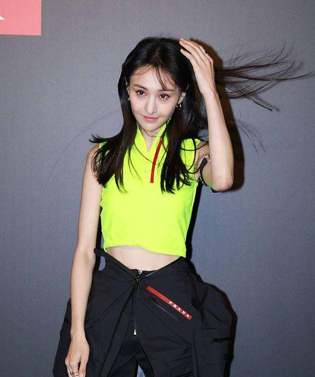 鄭爽最新動(dòng)態(tài)，與自然美景的邂逅，內(nèi)心平和之旅揭秘