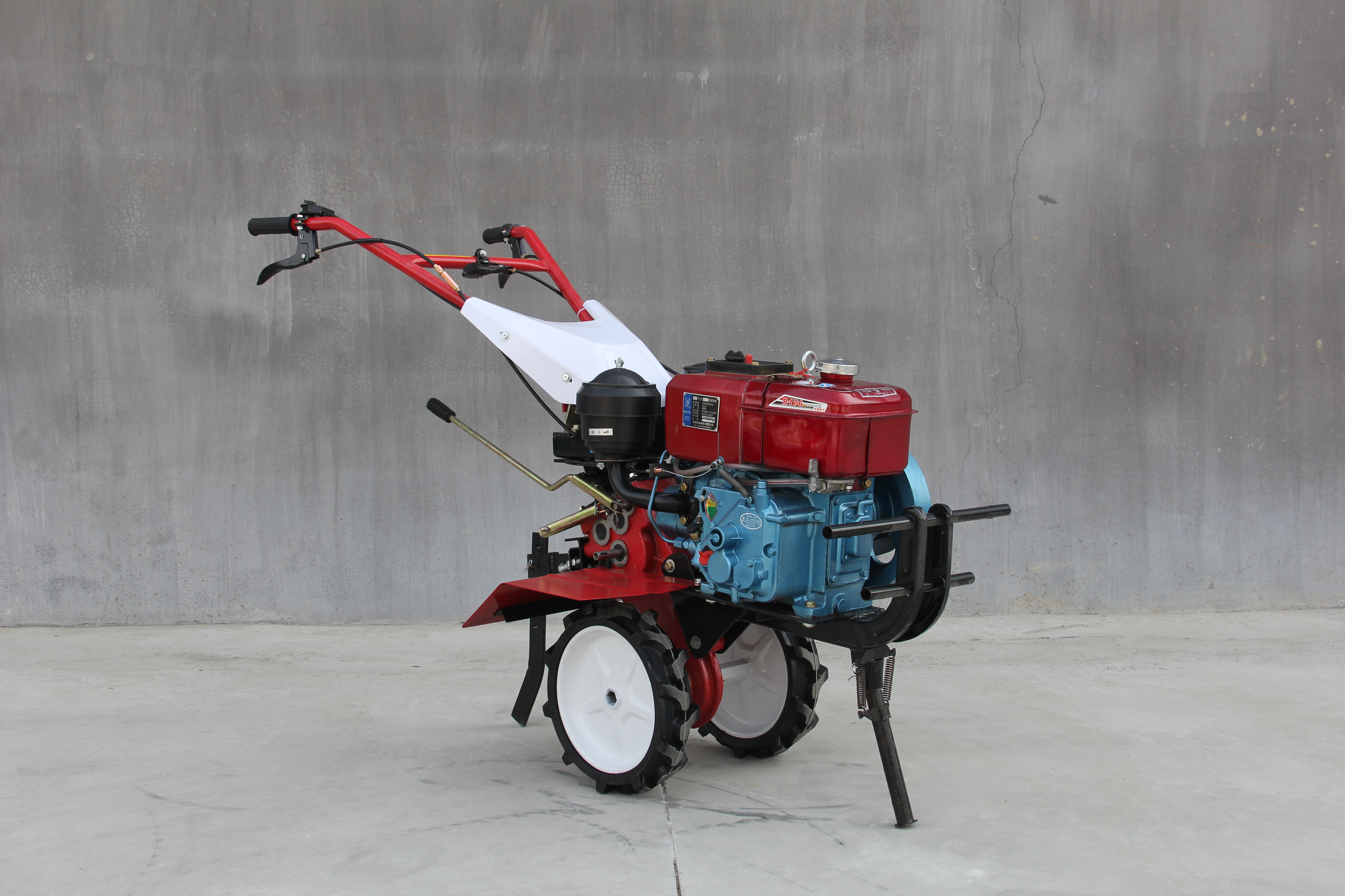 最新小型耕地機(jī)械，農(nóng)業(yè)革新的時(shí)代進(jìn)步產(chǎn)物