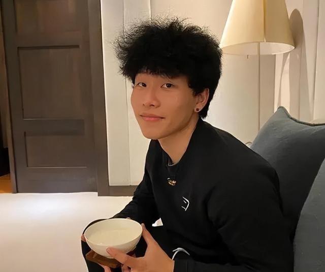 陳坤孩子母親最新消息,陳坤孩子母親最新消息，一場自然美景之旅，尋找內(nèi)心的平和與寧靜