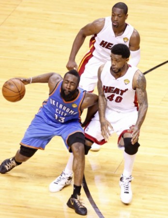 NBA總決賽奇跡之夜與籃球友情的溫暖故事，一場籃球比賽的傳奇之旅