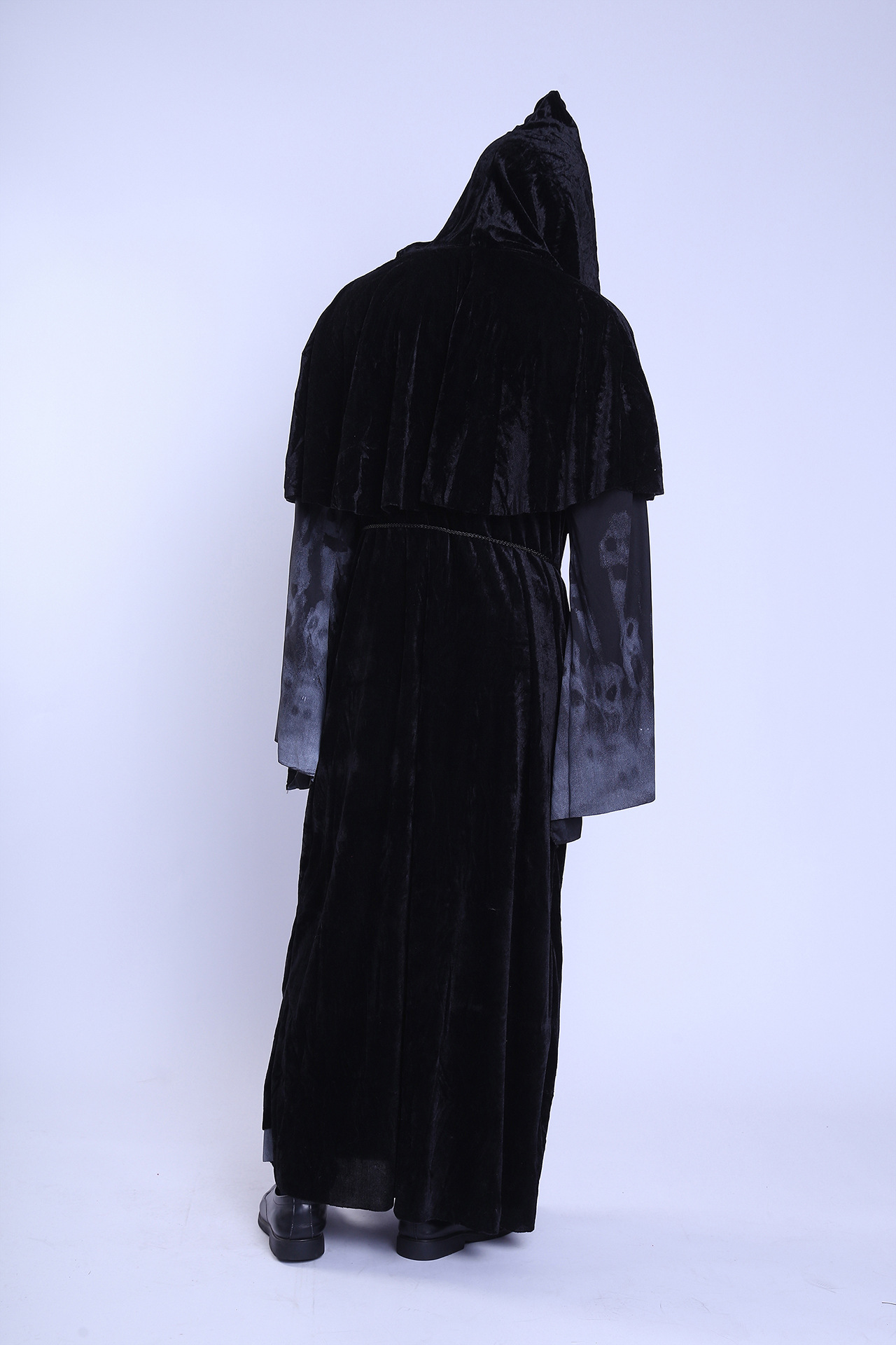 最新鬼服,最新鬼服，小巷深處的神秘小店