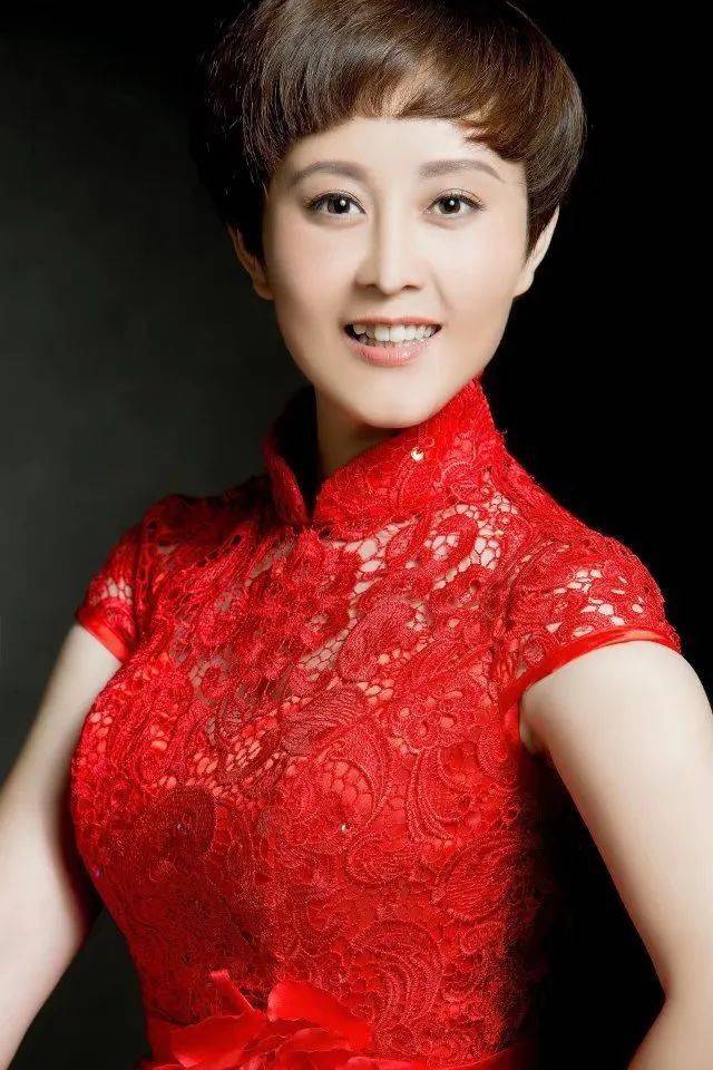 賽鳳的演員，影視界的璀璨明珠閃耀時(shí)刻