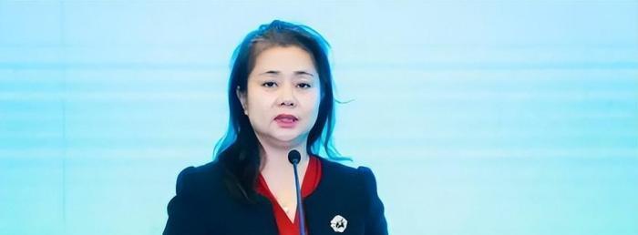 小明星照片背后的故事與影響，星光閃耀背后的真實(shí)影響