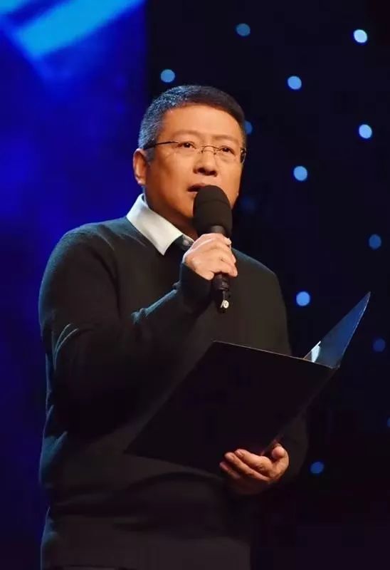 配音演員馬海燕，聲音魔法與美食秘境的交織故事