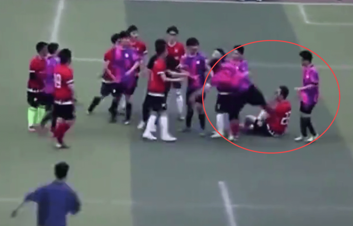 熱血沸騰的踩踩踩比賽視頻，競技瞬間，挑戰(zhàn)你的極限！