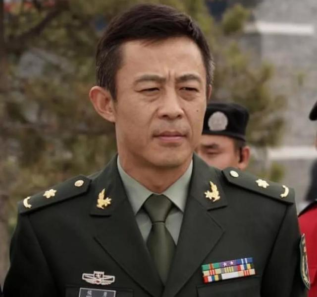李幼斌，軍銜最高的明星，榮耀與地位的象征