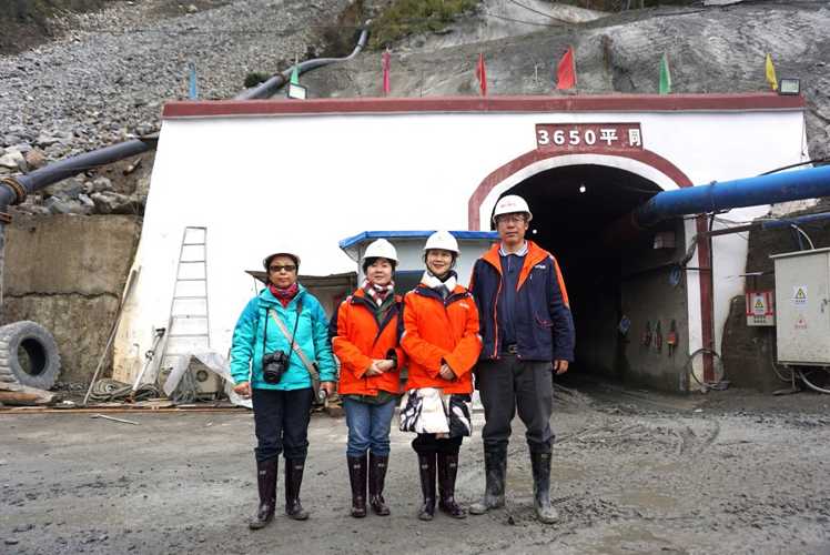 甘孜州鋰礦最新動(dòng)態(tài)，小巷深處的鋰礦珍寶與獨(dú)特小店