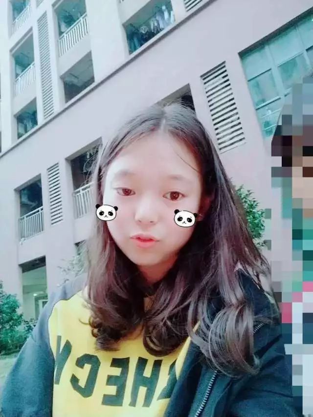 李詩詩探秘小巷之旅，遇見獨特小店揭秘其秘密