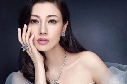 揭秘科技巨頭女明星，前沿科技產(chǎn)品體驗與奢華生活揭秘