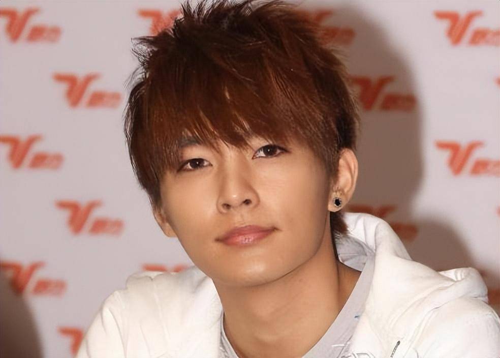 炎亞綸最新動態(tài)，引領科技潮流，生活因他煥新彩