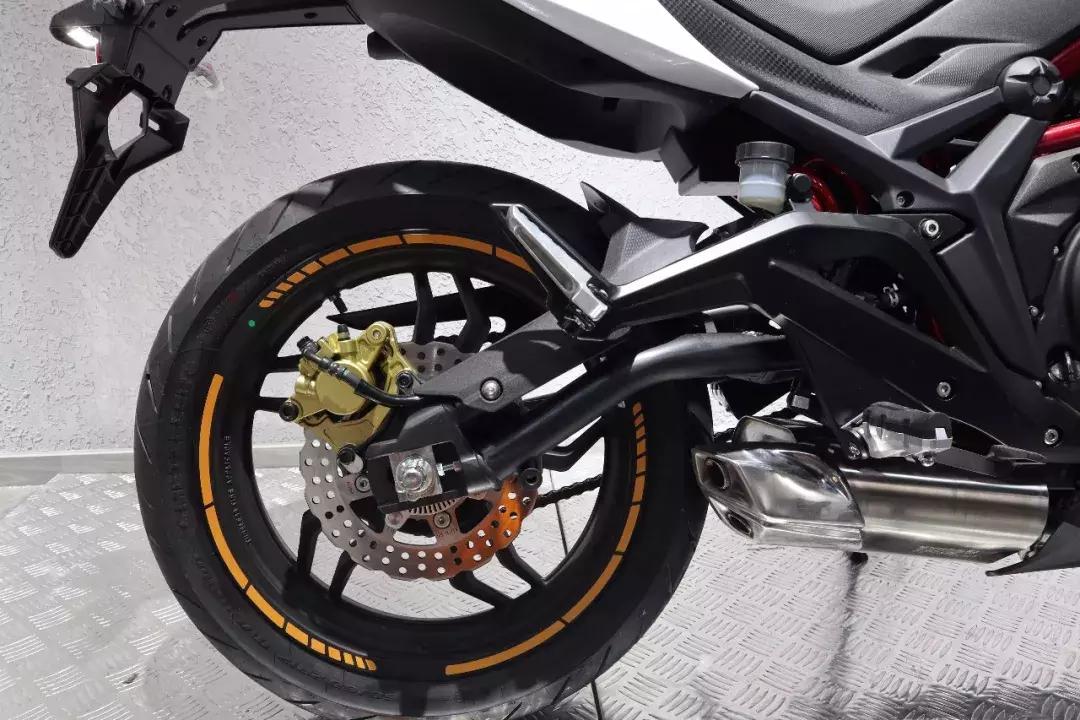 光陽(yáng)Krider400上市，歡樂(lè)騎行，緊密愛(ài)的紐帶