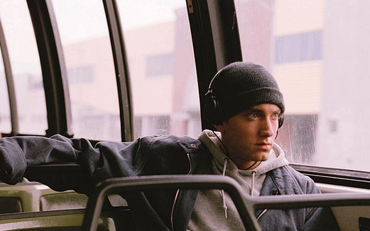 八英里比賽的激情與挑戰(zhàn)，賽場(chǎng)上的速度與意志的雙重考驗(yàn)