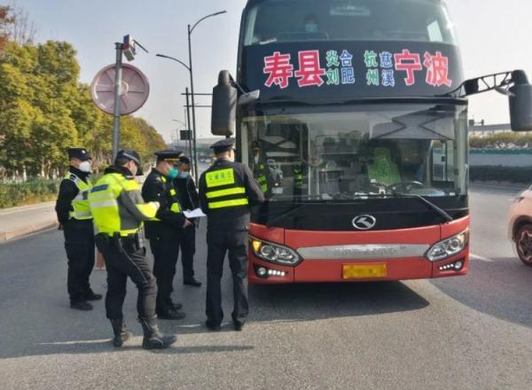 杭州交警最新動態(tài)，探討與觀點分析