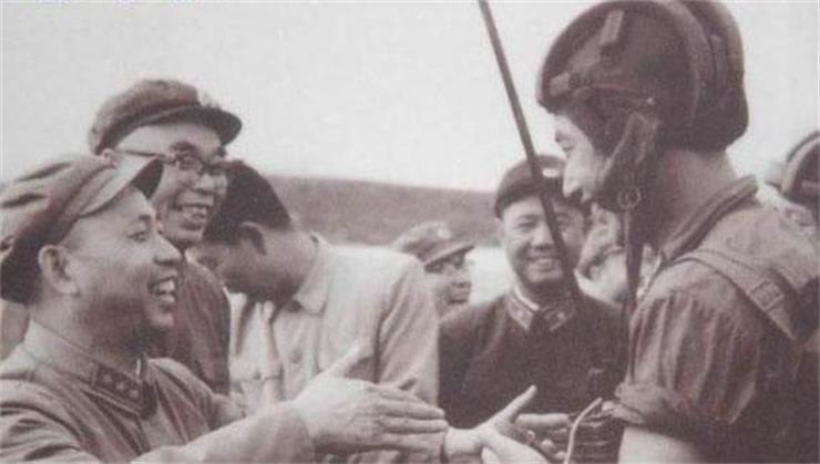 李天佑最新視頻，城市生活的溫馨瞬間與友情的溫暖紐帶