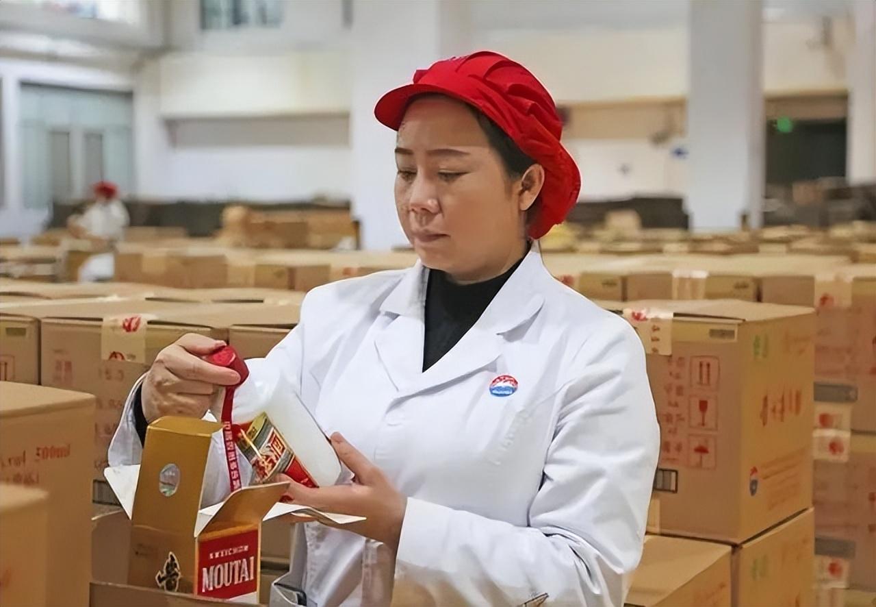 貴州茅臺(tái)酒廠最新動(dòng)態(tài)，酒香四溢的溫情日常