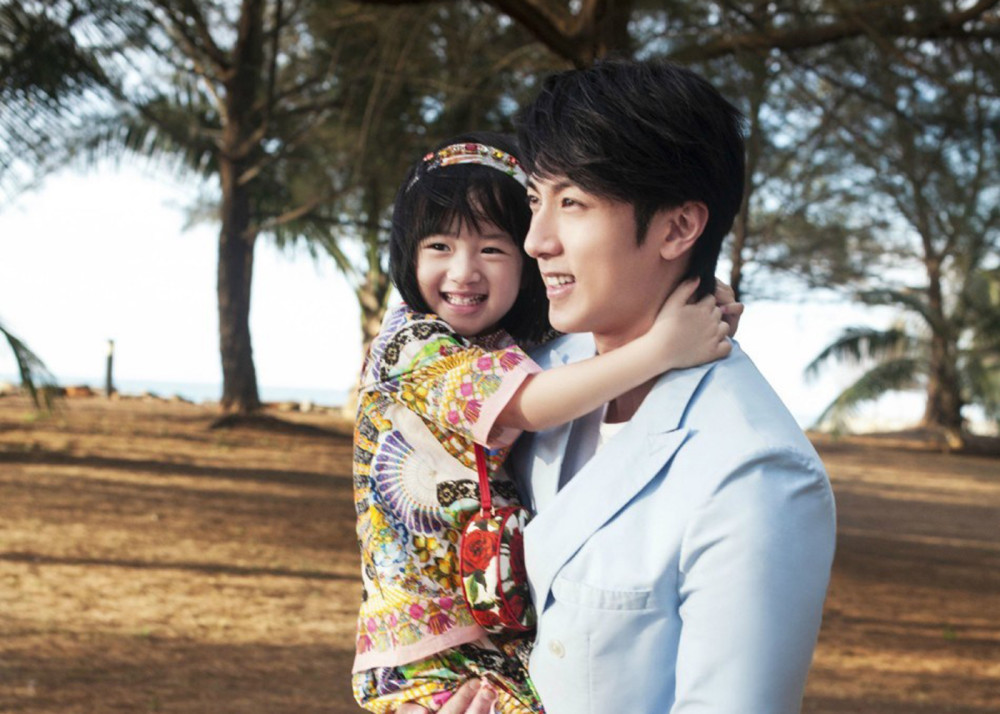 吳尊與女兒探秘小巷美食寶藏，最新發(fā)現(xiàn)與故事