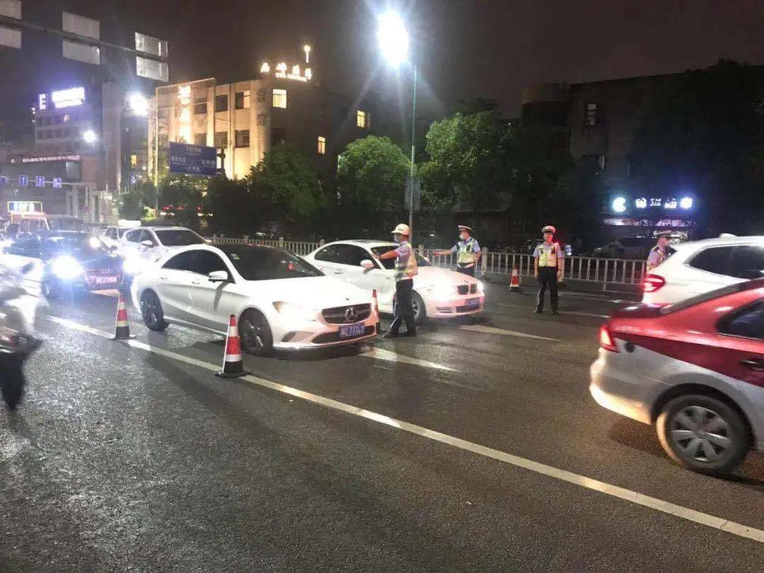 溫州酒駕新聞最新動態(tài)與獨(dú)特魅力小店的探秘之旅