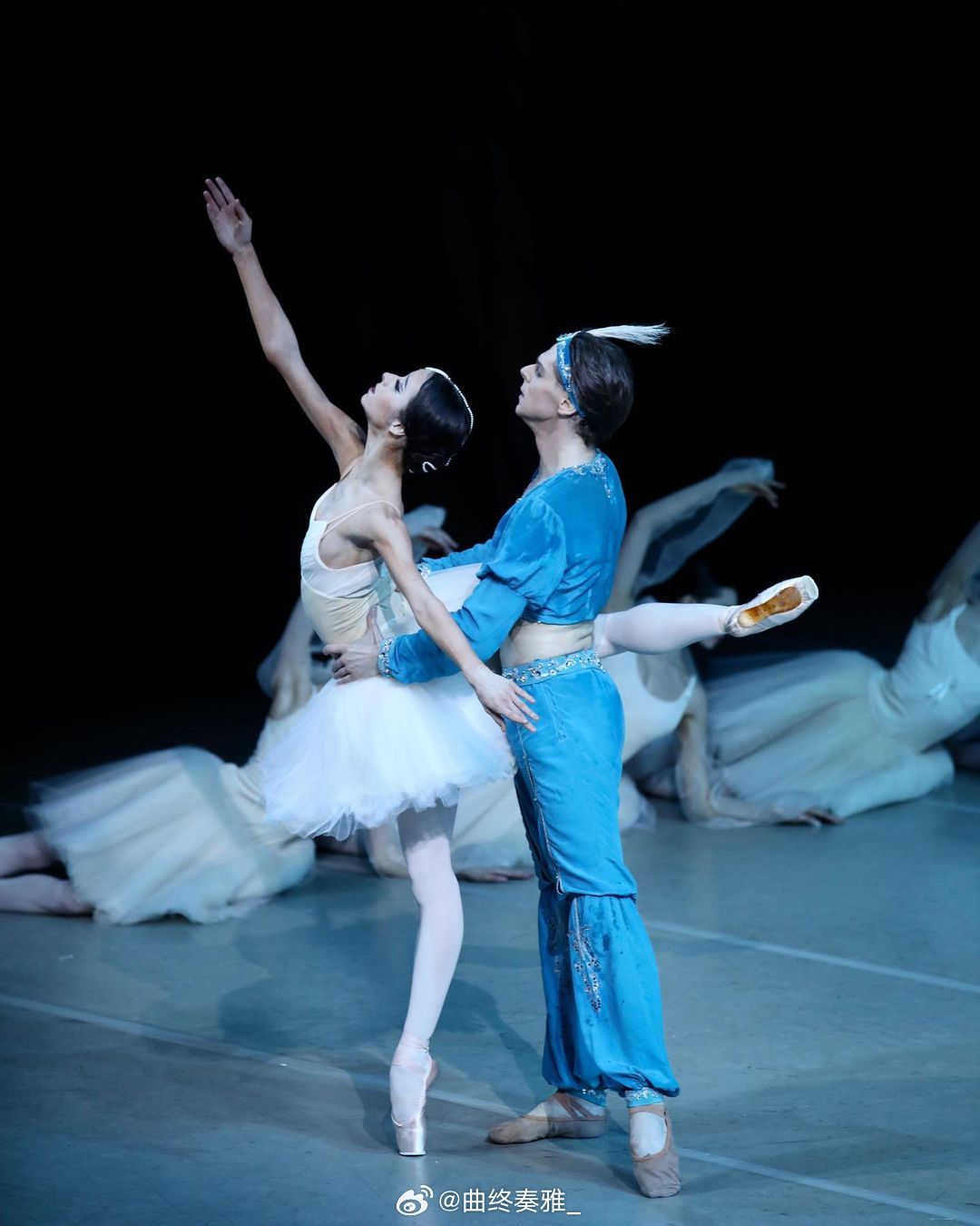 最新雙人舞演繹暖暖的愛，舞動(dòng)出浪漫與溫馨之夜???